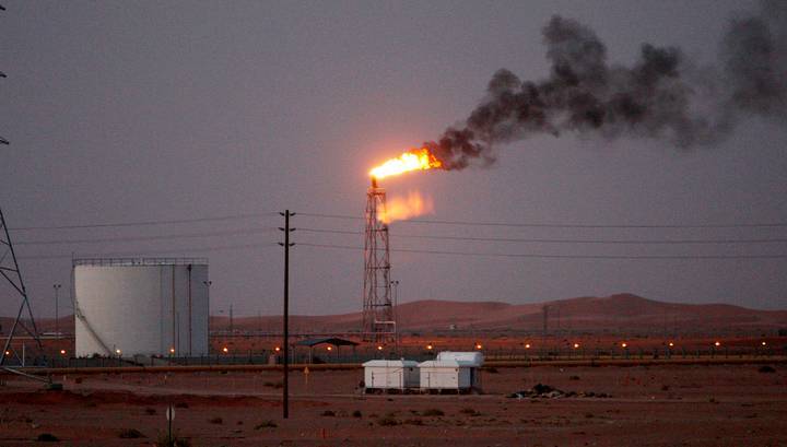 Саудовская Аравия после терактов наполовину сократила добычу нефти