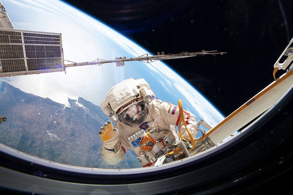 Самый опытный российский космонавт отстранён от полётов