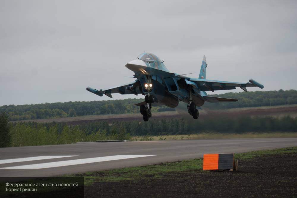 Российские Су-34 и белорусские Су-25 поразили танковую группу «противника»