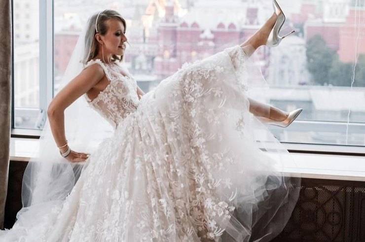 «Абсурд в абсолюте»: Ксения Собчак рассказала о свадебном платье и церемонии