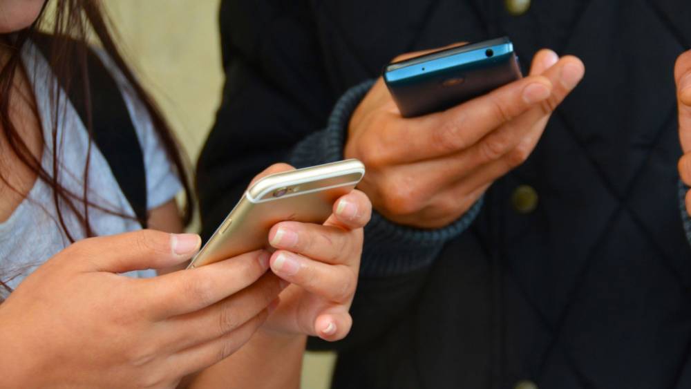Мошенники научились следить за пользователи через уязвимость в SIM-картах
