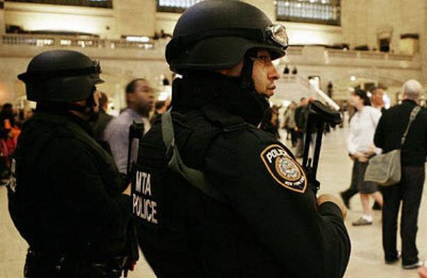 CNN: полиция Нью-Йорка задержала более 70 протестующих у магазина Microsoft