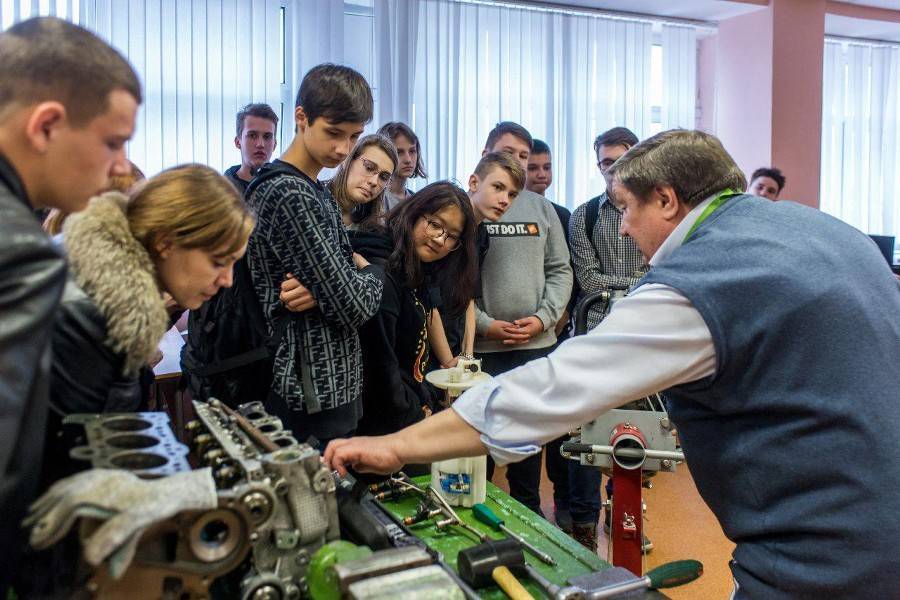 Московские школьники смогут посетить более 80 дополнительных занятий