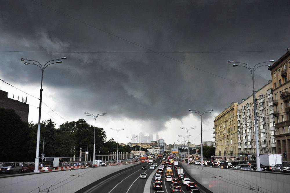 Москвичей предупредили об опасном атмосферном явлении