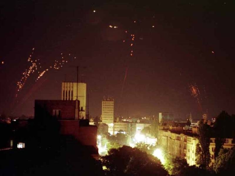 Посол США призвал смотреть на бомбардировку Сербии в «широкой перспективе»