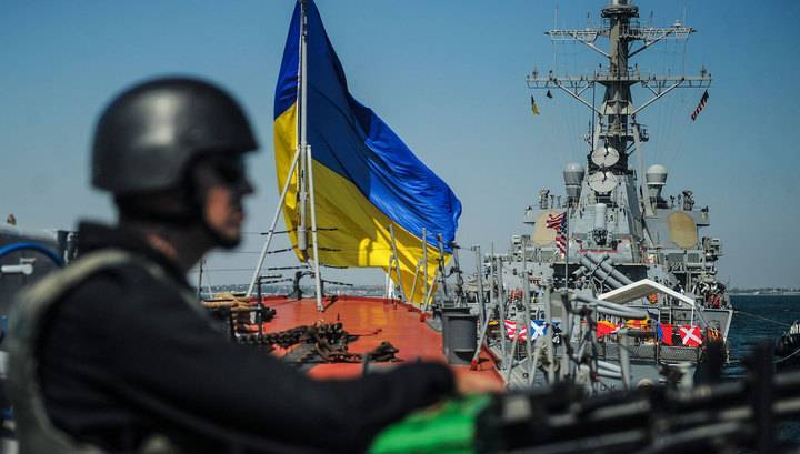 В США украинские моряки "отработали элементы по борьбе за выживание"