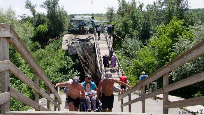 Основную часть моста в Станице Луганской откроют в конце осени