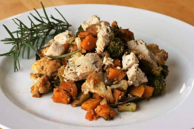 Замороженные овощи с курицей: в духовке и на сковороде
