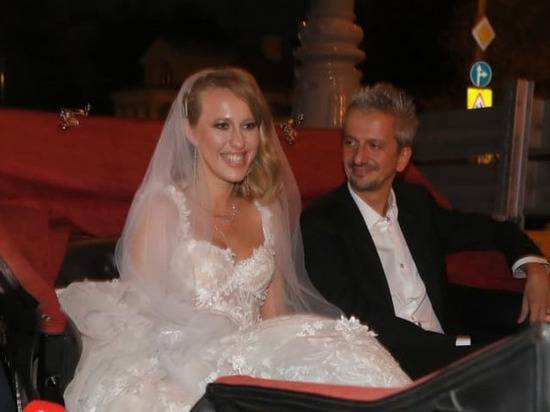 Родители Богомолова покинули свадьбу после непристойных танцев Собчак