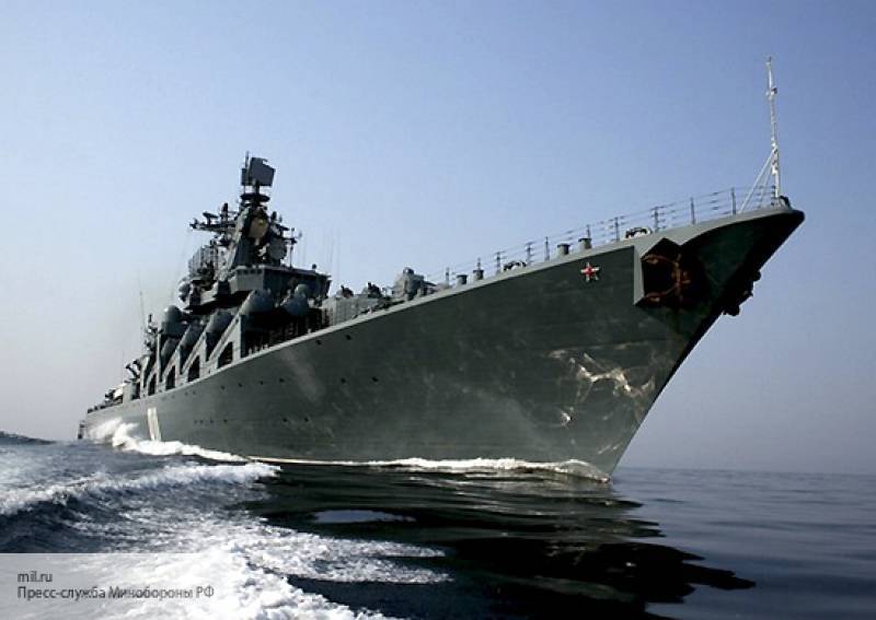 Британские СМИ оценили маневры ракетного крейсера «Варяг» в Тихом океане