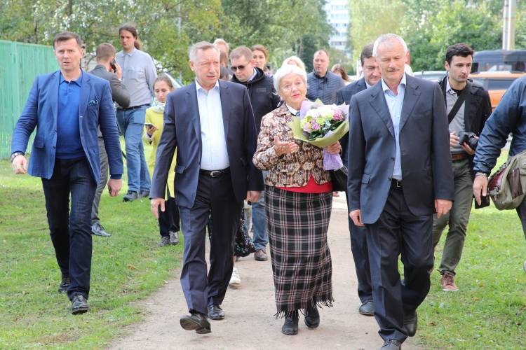 Жители Приморского района выразили Беглову благодарность за благоустройство