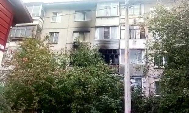 В Красноярске при пожаре в многоквартирном доме погиб прокурор Лесосибирска и его семья