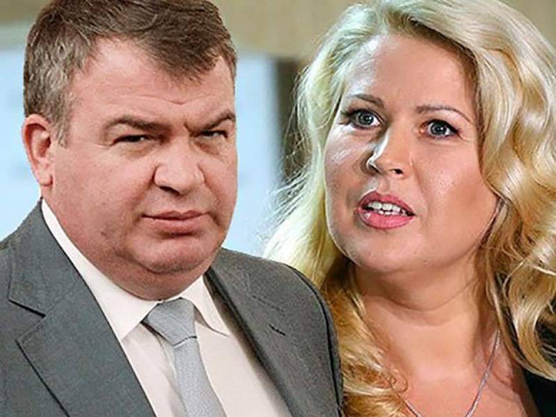 СМИ: Сердюков и Васильева усыновили двух детей