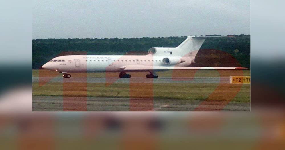 Самолет Як-42 совершил экстренную посадку в Красноярске