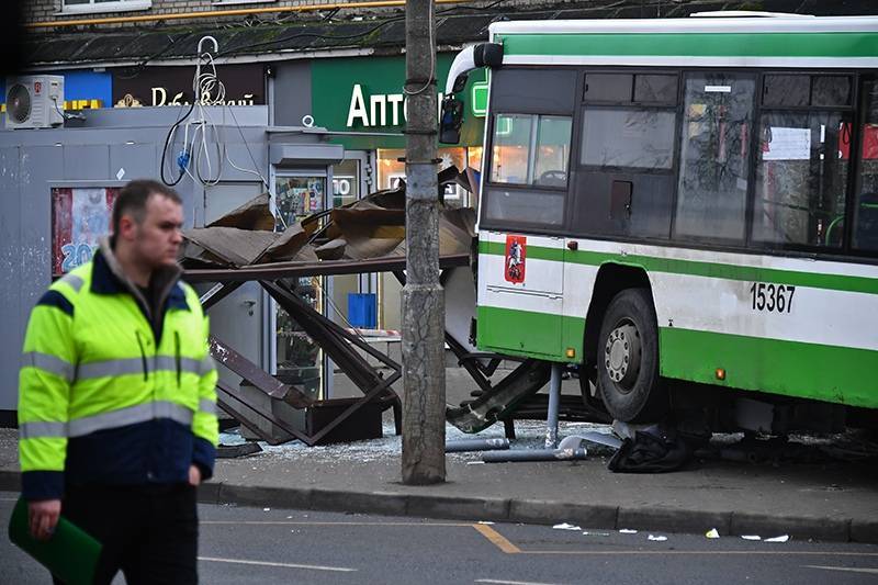 В Москве столкнулись три автобуса, есть пострадавшие