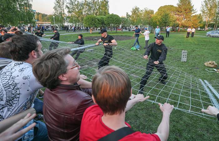 Участнику митингов против строительства храма в Екатеринбурге назначили полгода исправительных работ