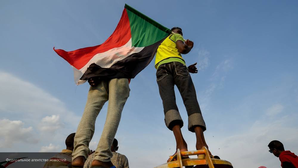 Премьер Судана в США попросит убрать государство из списка спонсоров террора