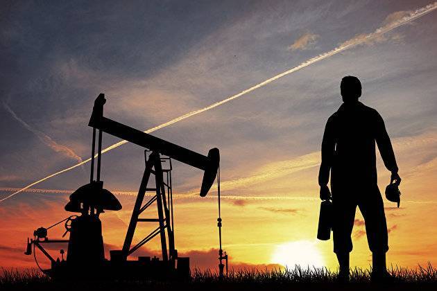 Цены на нефть подскакивают на 8% после атак на нефтяные объекты в Саудовской Аравии