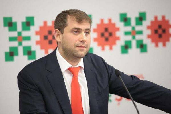 Беглый депутат: «Молдавские власти идут по миру с протянутой рукой»