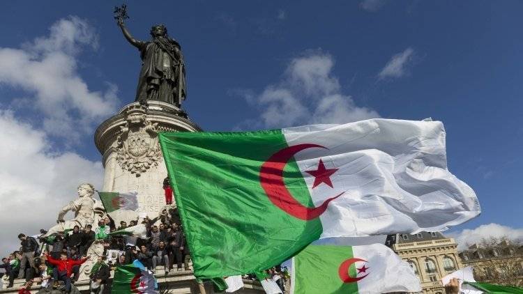 Новая дата выборов президента назначена в Алжире