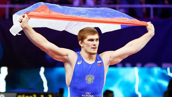 Россиянин Муса Евлоев завоевал золото чемпионата мира по греко-римской борьбе