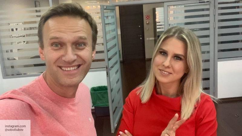 Навальный и Соболь отправились в отпуск, пока их сторонники сидят за решеткой