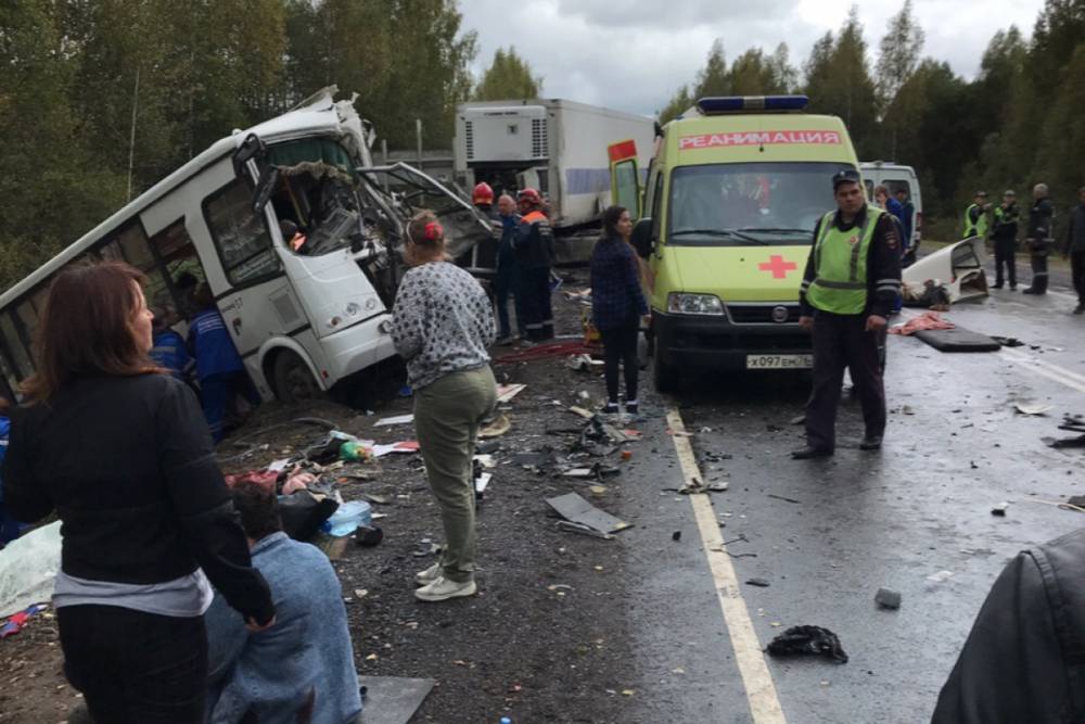 В ДТП с автобусом под Ярославлем погибли девять человек