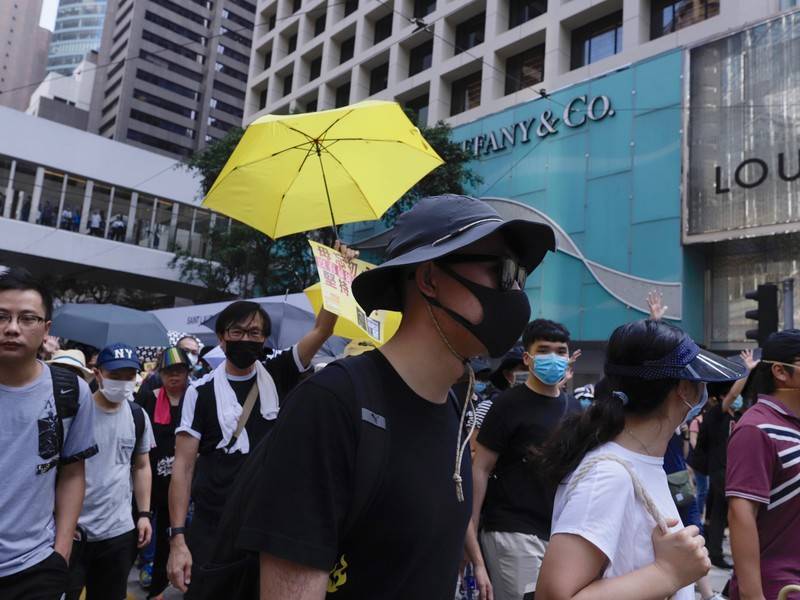 МИД призвал россиян избегать людных мест Гонконга