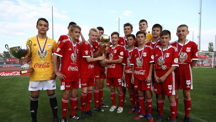 Юные футболисты из Бердска выиграли соревнования "Кожаный мяч"