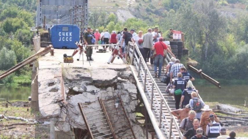 У Зеленского заявили, что мост в Станице Луганской откроют до 27 ноября