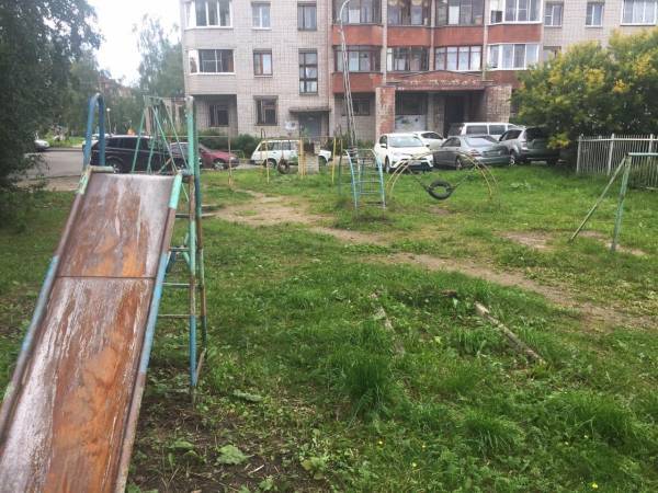 Мэрия Петрозаводска пообещала отремонтировать детские площадки после жалобы «Молодежки ОНФ»