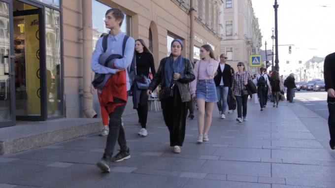 Петербург вошел в топ-3 городов, в которые стремится переехать молодежь России