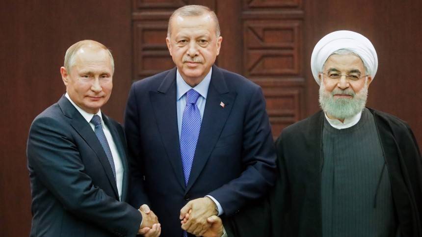 Лидеры России, Ирана и Турции подвели итоги трехстороннего саммита по сирийскому урегулированию