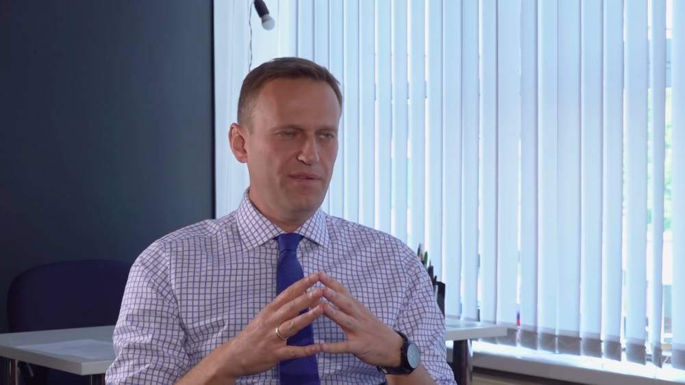 Компания по прокату требует с Навального возместить 1 млрд за побитые в ходе митингов авто