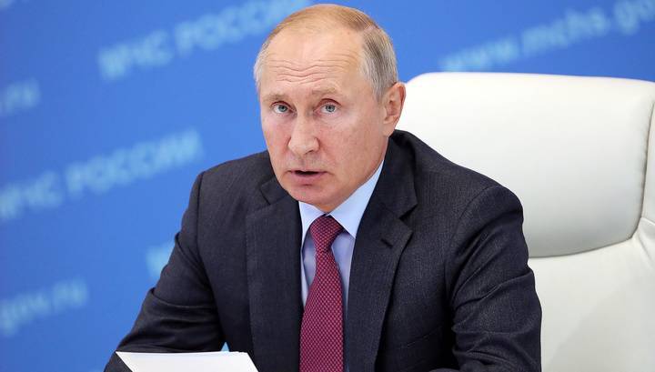 Путин о паводках: нельзя оставлять людей один на один с проблемами