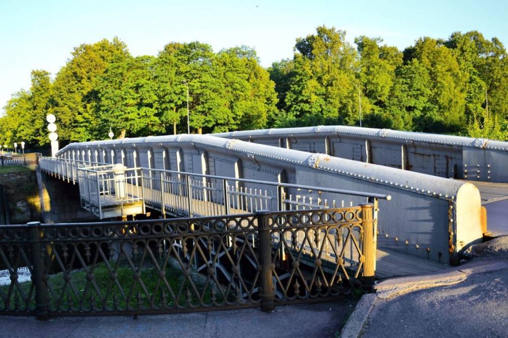 Доковый мост в Кронштадте после ремонта открылся для проезда автобусов