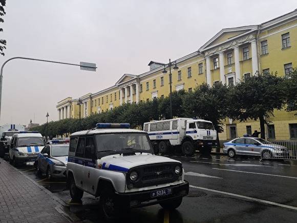 Площадь Ленина, где пройдет митинг против фальсифицированных выборов, оцепили полицейские