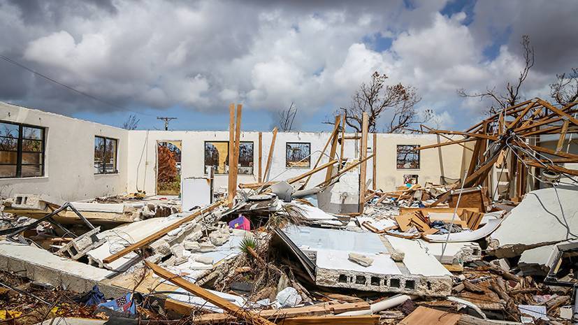 В США предупредили об усилении урагана «Умберто» в Атлантике