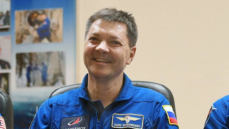 Олег Кононенко одобрил идею о возврате пистолета в амуницию космонавта