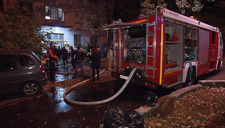В Москве на Звездном Бульваре загорелся жилой дом, погиб один человек