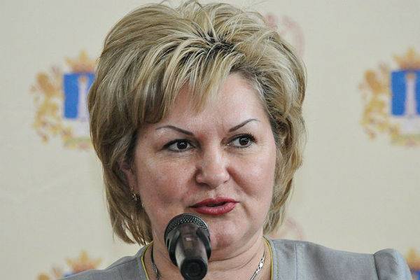 Ульяновская чиновница извинилась за селфи в «шоколаде»
