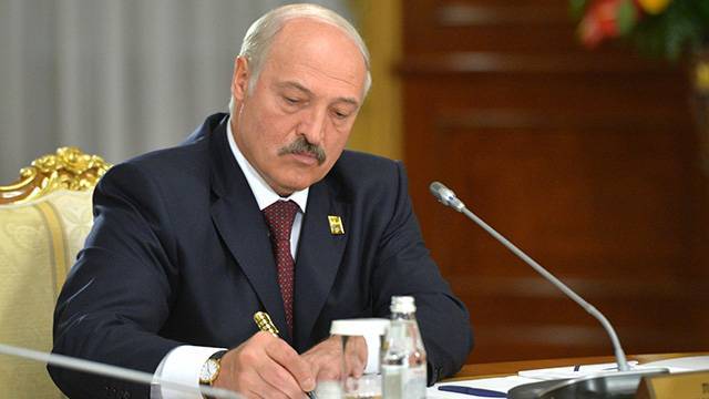 Лукашенко: без США нельзя решить конфликт на Украине