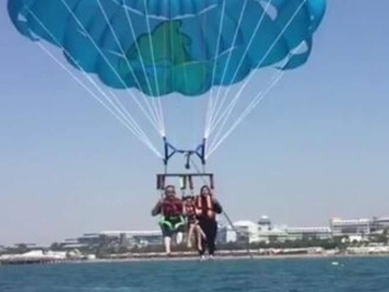 Смертельный полёт россиянина на парашюте в Анталье попал на видео
