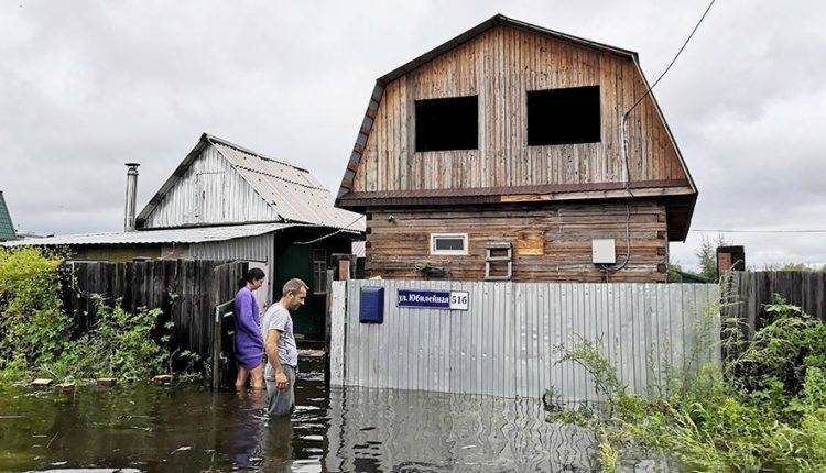 Путин призвал не оставлять пострадавших от паводков один на один с проблемами