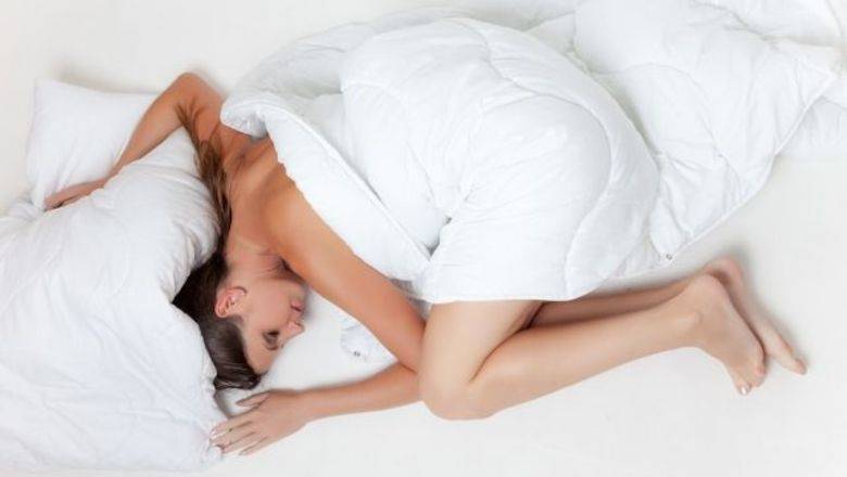 Эксперт назвал опасные позы для сна