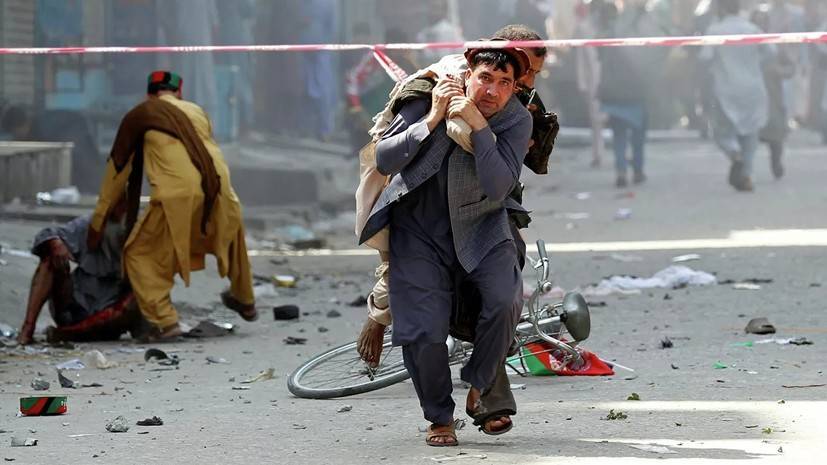 При взрыве на месте выступления главы Афганистана погибли 24 человека