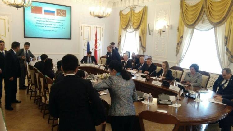 Беглов встретился с делегацией из Китая и обсудил деловое сотрудничество
