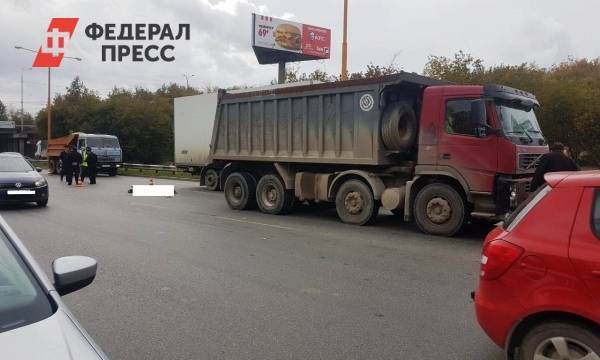 В Екатеринбурге грузовик насмерть задавил сборщика металлолома
