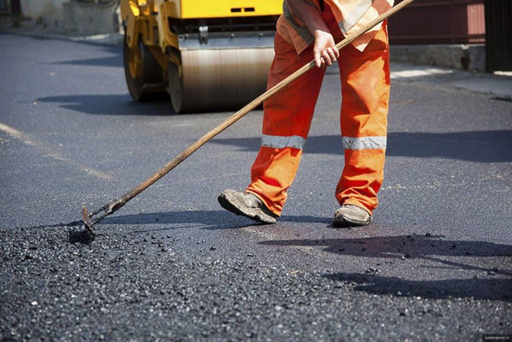 В Пскове определились подрядчики для ремонта нескольких улиц