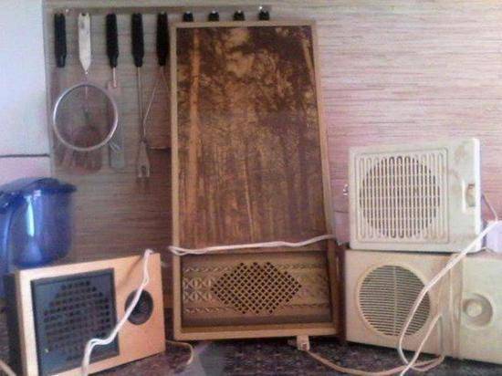 Зарплата 666 тысяч рублей: кто наживается на радиоточках в квартирах